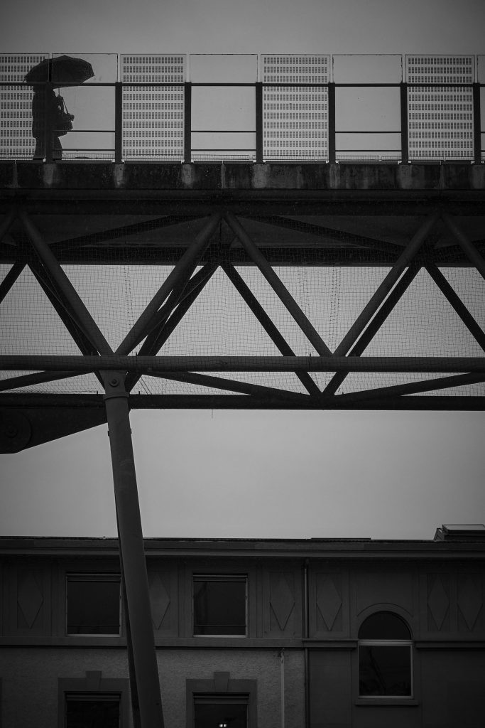 Street Photo - Lieu - Lausanne - umbrella